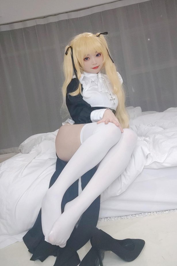 颜值博主@神沢永莉 英梨梨修女自拍 [129P/216M]