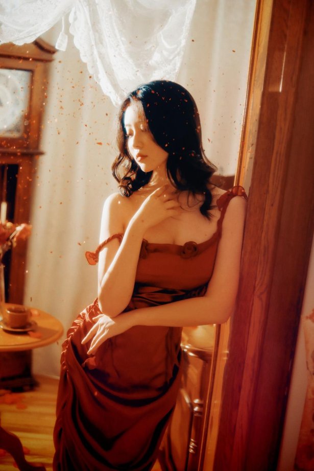 人气美女@年年nnian 落日蔷薇[30P/383M]