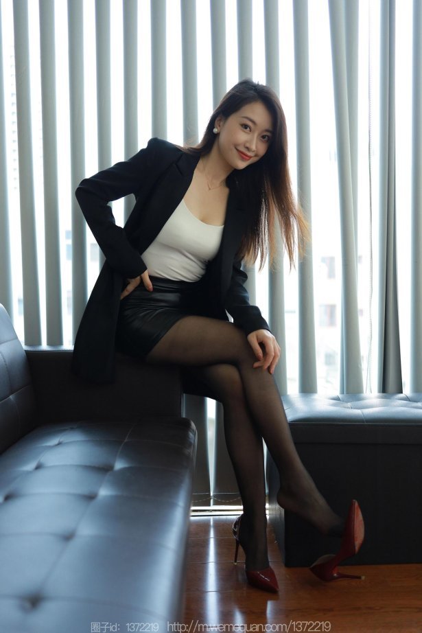 [IESS异思趣向] 2023.08.09 丝享家1502：小婕《风一样的女人》[90P、97MB]