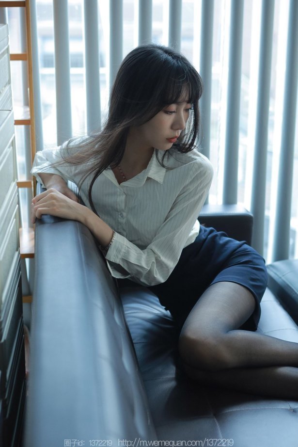 [IESS异思趣向] 2023.08.06 丝享家1499：团团《光影交错》[84P/90MB]