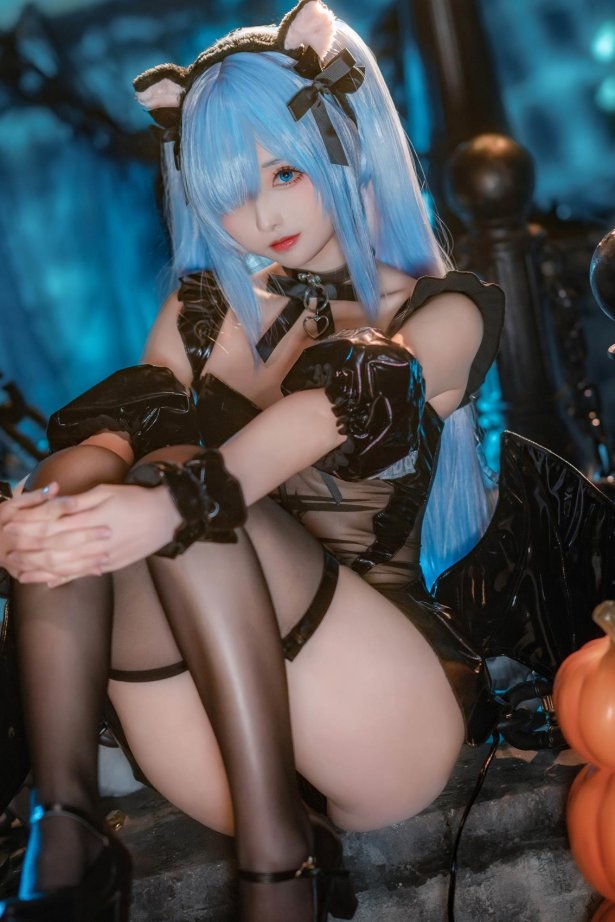 大大卷卷小卷  碧蓝航线雅努斯 万圣喵喵惊悚夜[18P/135MB]