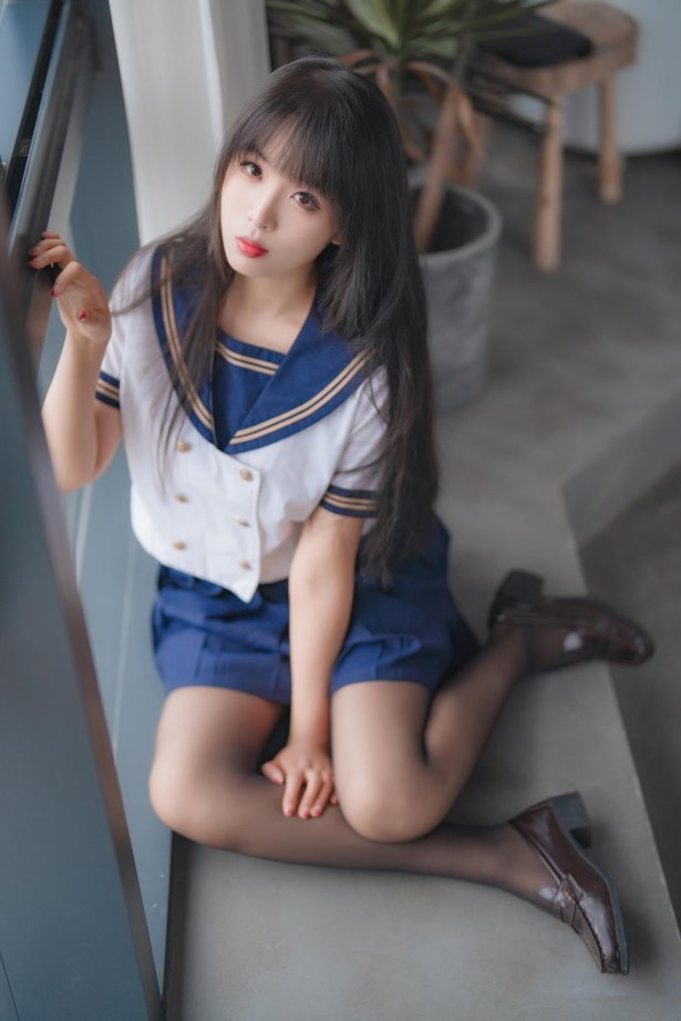 轩萧学姐 - 五月舰长 黑丝JK内衣[32P/112MB]