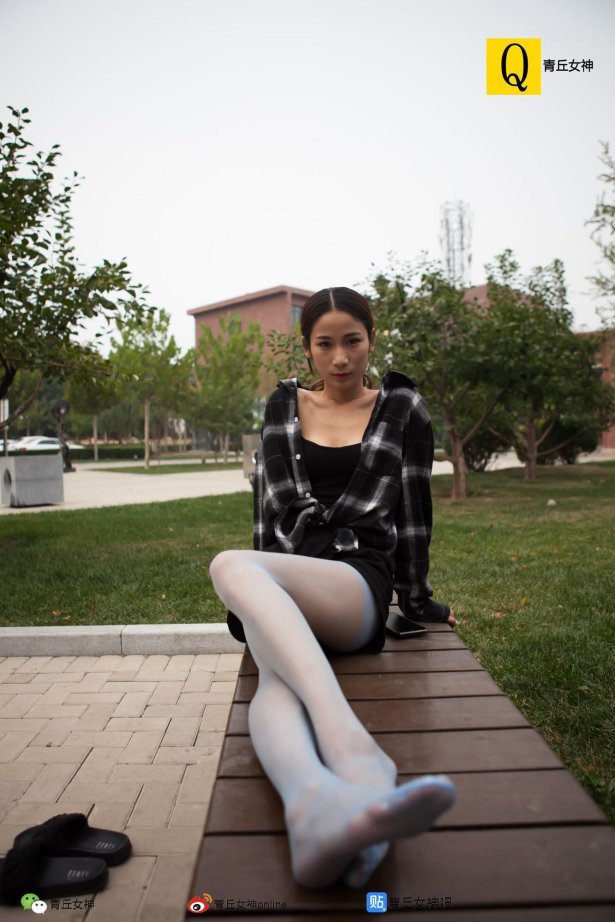 [青丘女神] NO.040 红丝袜 [99P/57.8MB]