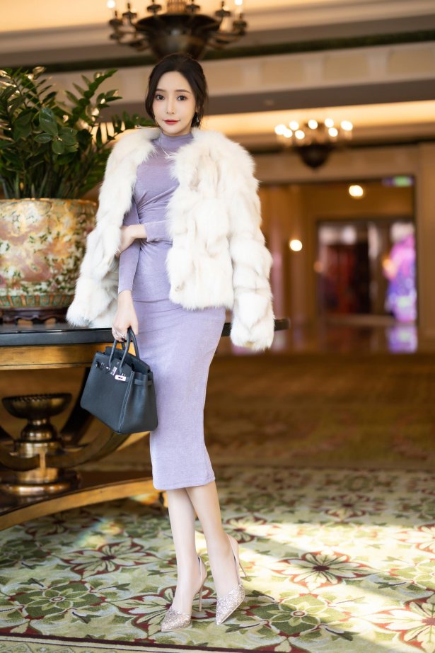 王馨瑶Yanni - 内购 皮草紫色裙子[92P/1V/1.02GB]