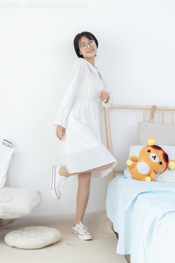物恋传媒 NO.1754 菜菜-万籁俱静[160P/1V/3.01GB]