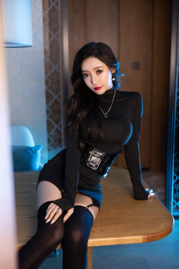 王馨瑶Yanni - 黑色紧身吊带袜[88P/1V/1.06GB]