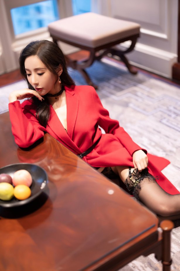 王馨瑶Yanni - 红色外套情趣[98P/1V/1.01GB]