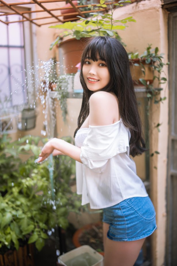 汪知子 - 夏日小院[33P/638MB]