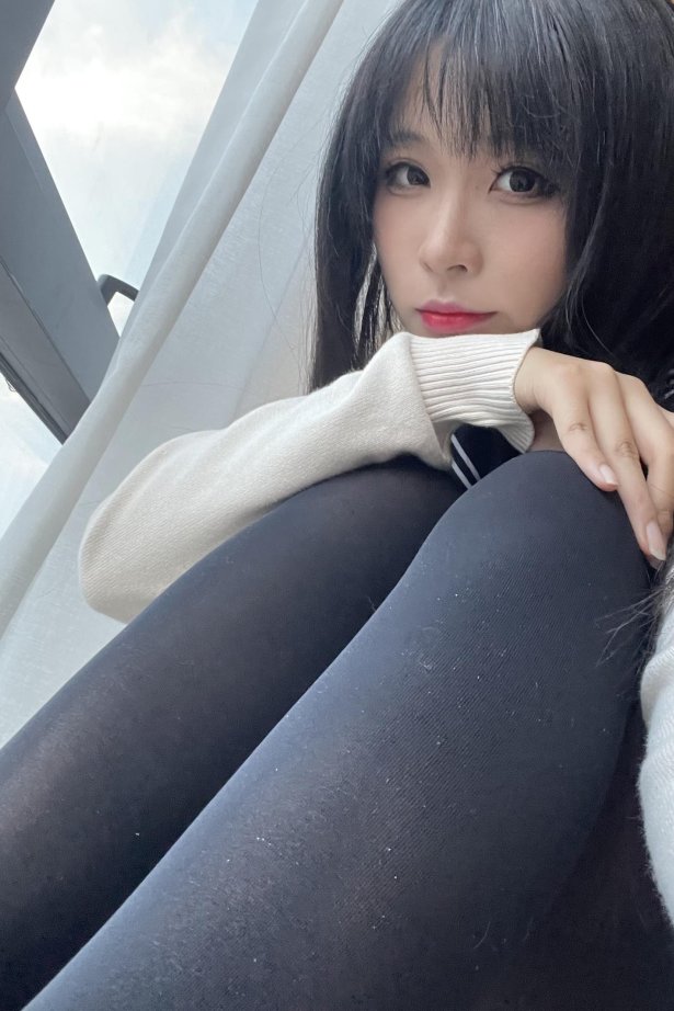 轩萧学姐 - 黑丝JK 2.0[44P/168MB]