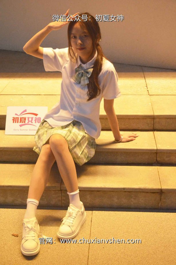 初夏女神 NO.074 情情 绿色JK套[72P/1V/5.02GB]