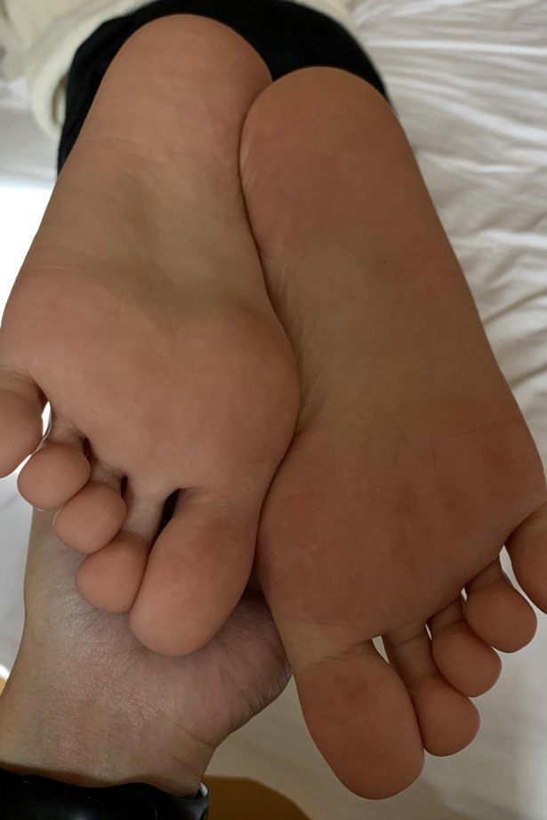 [誉铭传媒]袜足摄影 2019年《2019.02.24定制作品》[100P/200MB]