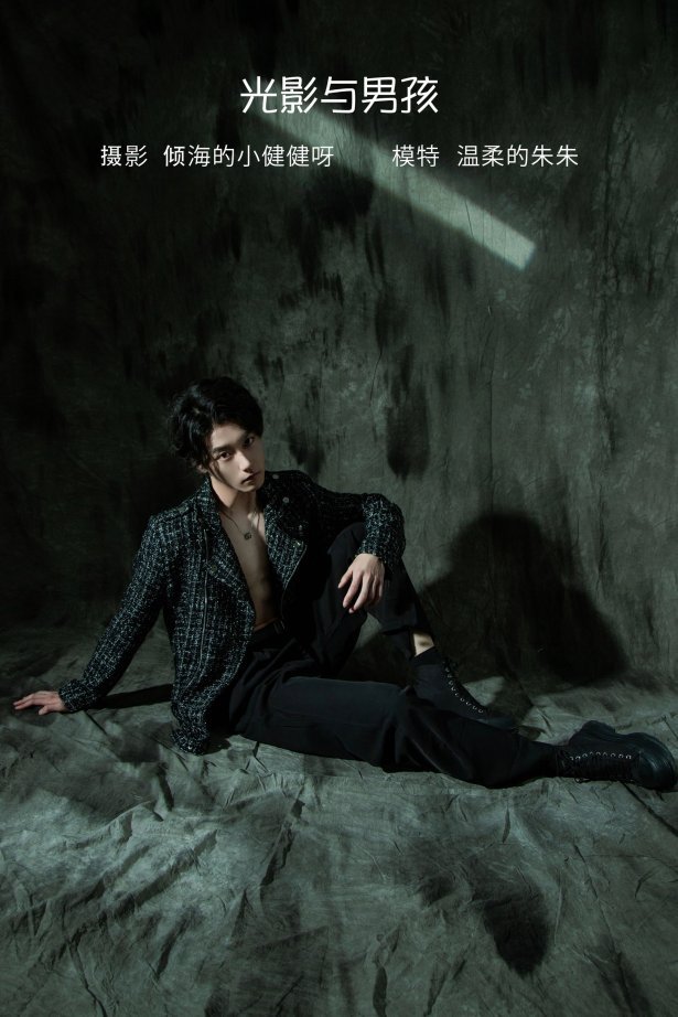 [YITUYU艺图语]2022.08.03 光影与男孩 温柔的朱朱[29+1P/360MB]