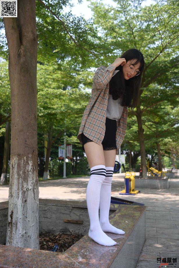 只糖棉袜 NO.374 潘潘 – 风和日暖 [82P/345MB]