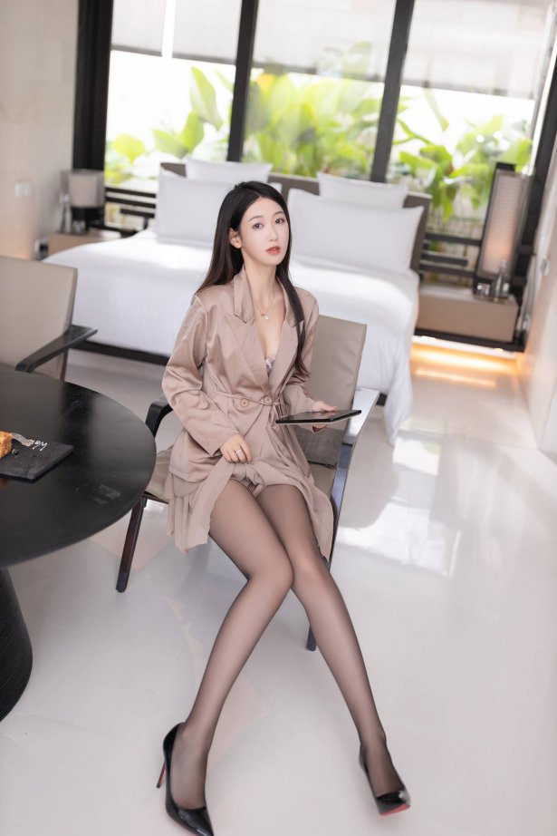 唐安琪 紫色内依配超薄嘿丝 [89P/806MB]