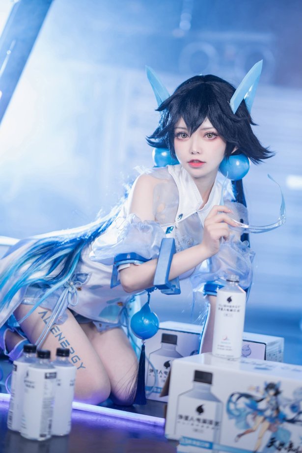 六二二同学 - 鹿昭依[13P/38MB]