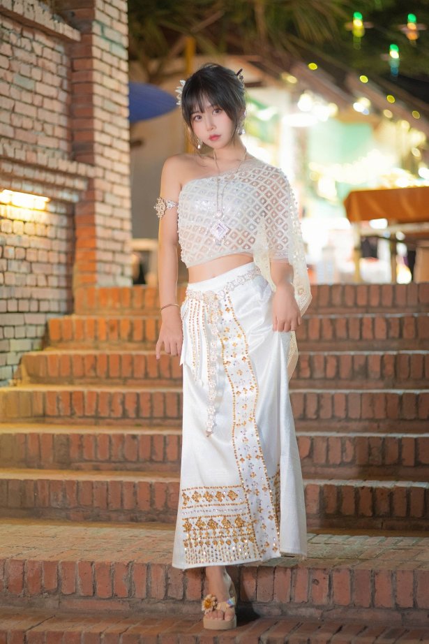 萌芽儿o0 - 西双版纳 傣服 银[17P/111MB]