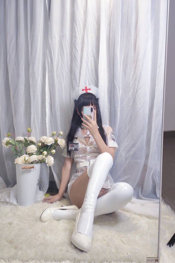 萌芽儿o0 - 护士自拍[37P/3V/132MB]