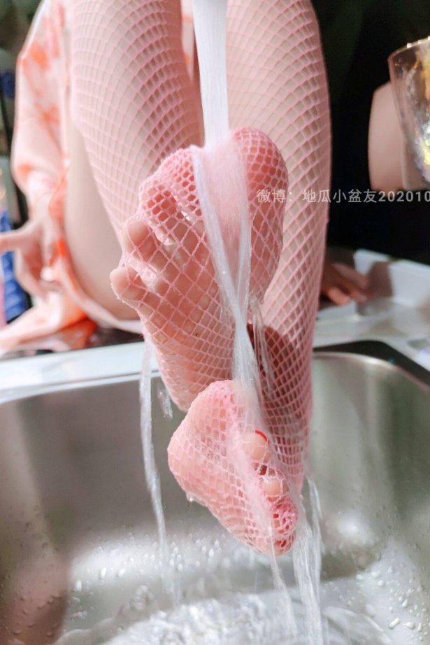 网紅Coser@地瓜小朋友 -各样每足展示[19P/2.04MB]