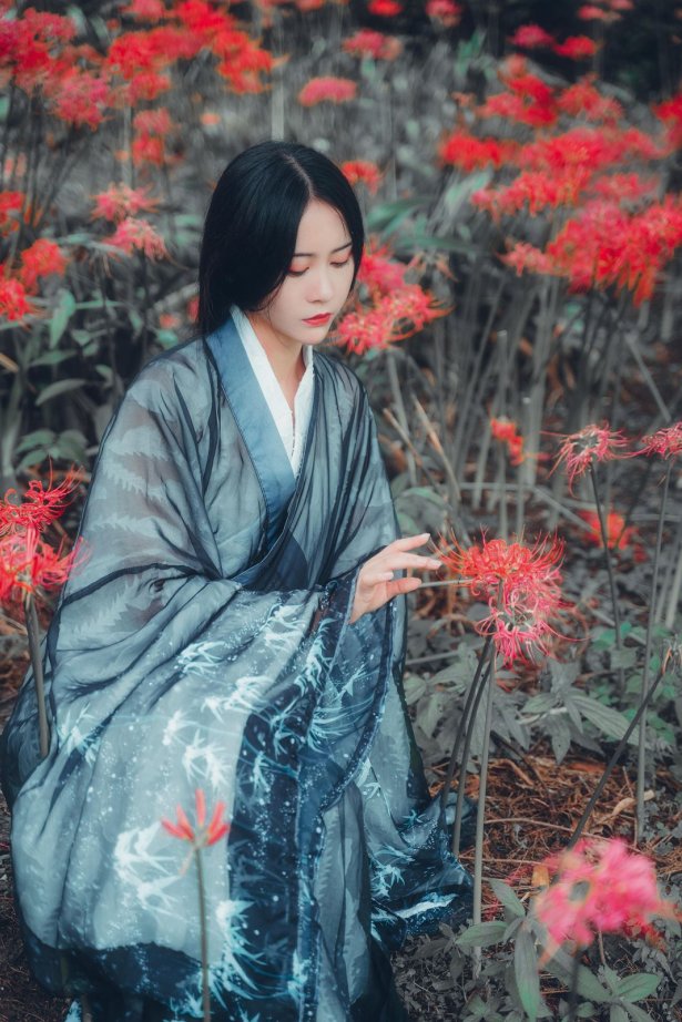 拿相机的执义 - 汉服古风写真彼岸花[10P/204MB]