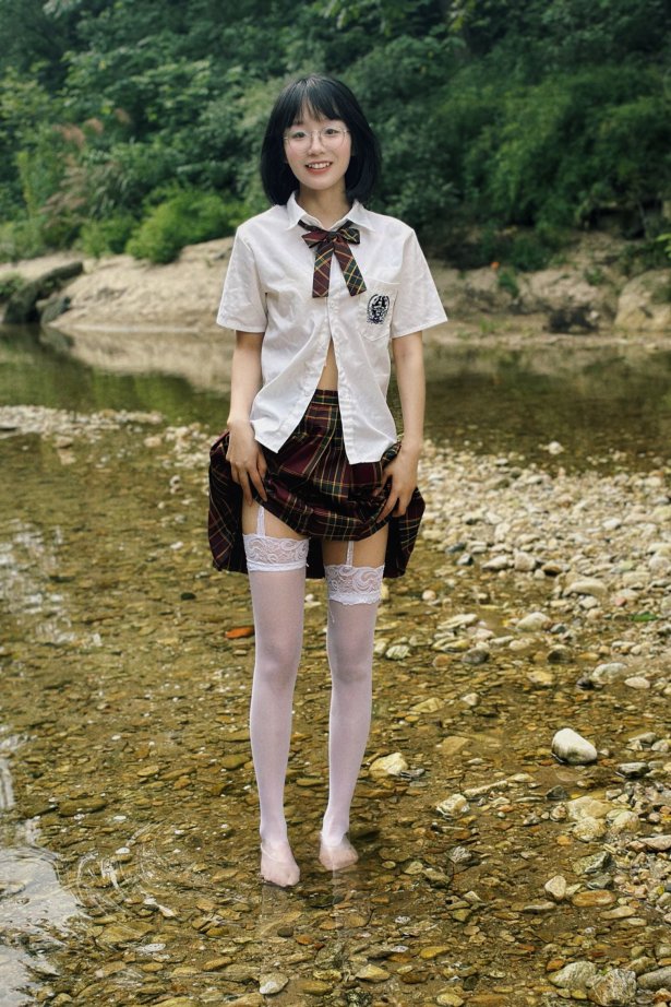 动漫博主@胜利的小生活微密圈系列 -户外小溪 [12P/45MB]