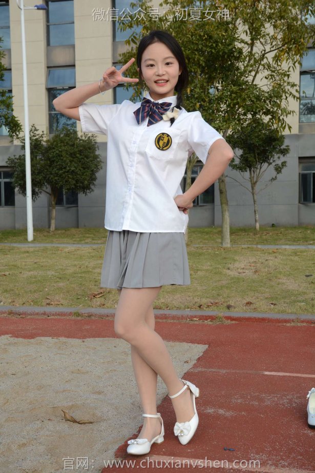 初夏女神 NO.117 双双 秋季玩沙[142P/1V/3.76GB]