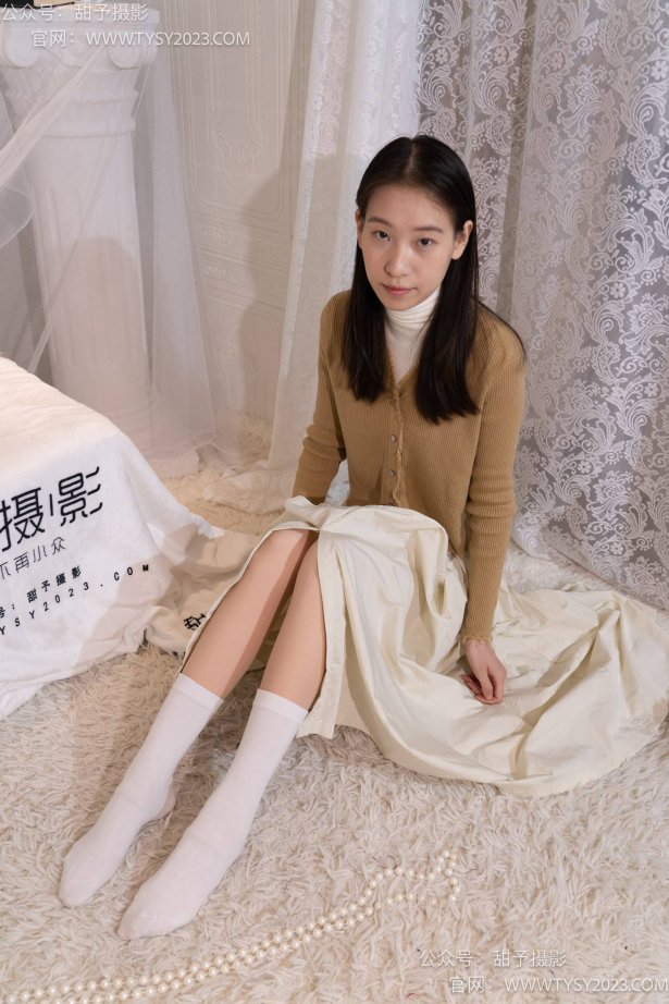 甜予摄影 NO.013 帆帆-平底鞋、白棉袜、裸足[130P/2V/9.91GB]