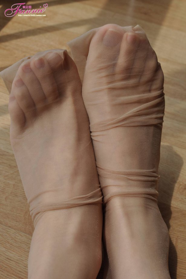 Fannie芬妮每足园 No.400 肉丝特写1[65P/188MB]