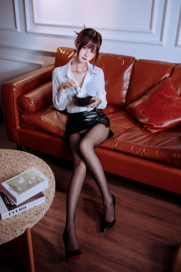 羽生三未图集 - 半透OL[28P/336MB]