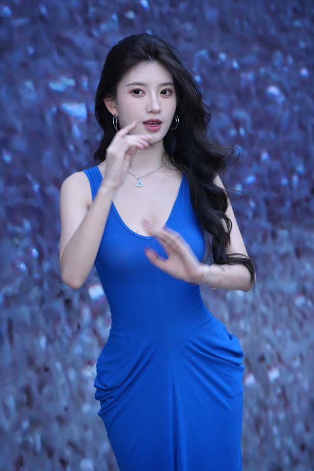 精选街拍作品 NO.5722 柔美蓝色裙装[32P/41MB]