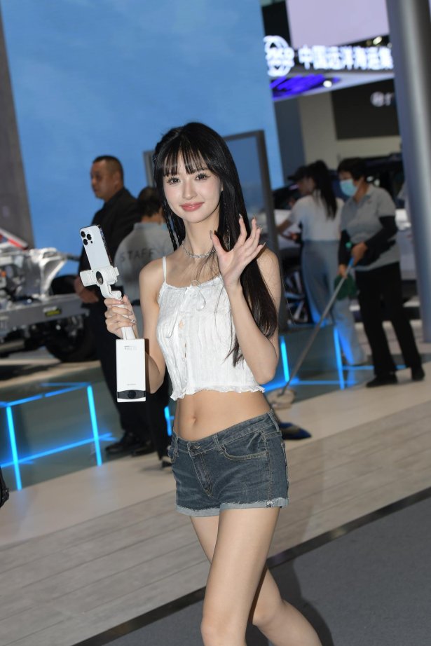 精选街拍作品 NO.5752 活力甜美牛仔短裤[50P/128MB]