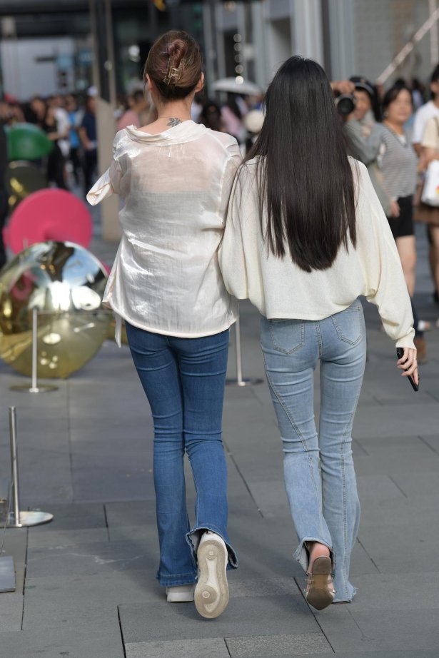 精选街拍作品 NO.5710 骨感青春牛仔裤[65P/168MB]