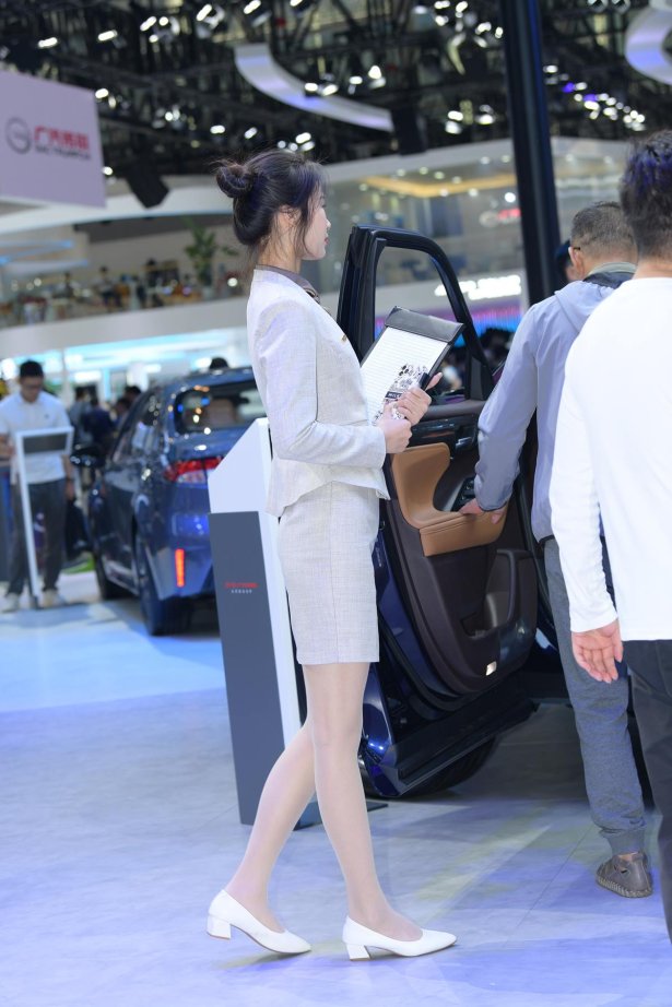 精选街拍作品 NO.5709 温婉OL迷人丝袜[112P/294MB]