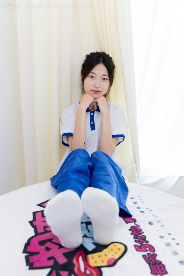 物恋传媒 NO.2387 小夏-帆布鞋、白短棉袜、薄肉丝、校服[150P/1V/3.66GB]