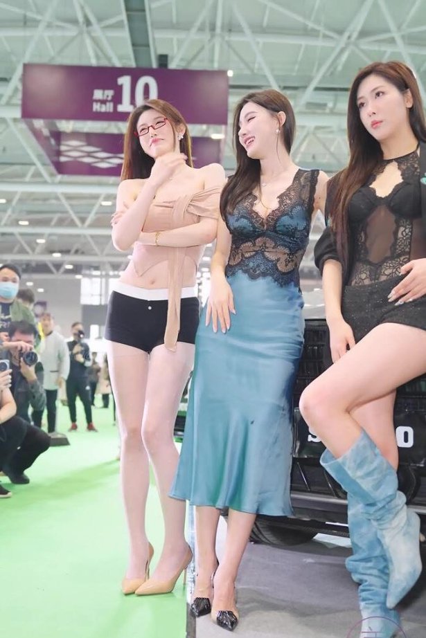 NO.1266 2024 深圳改装车展 Auto Salon 车模抖音网红随拍 117[1V/205MB]