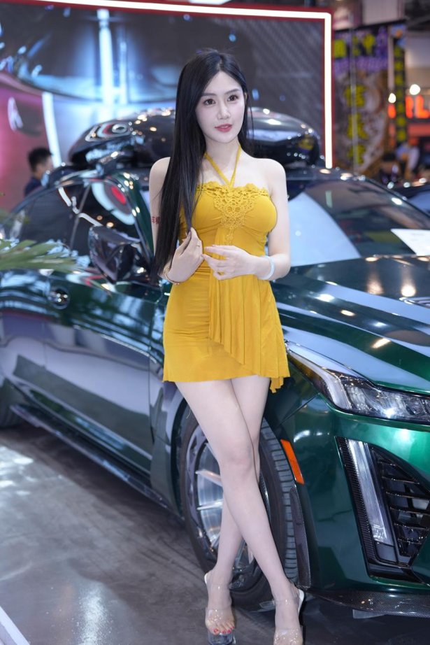 精选街拍作品 NO.5794 亮黄色连衣裙李青青[29P/47MB]