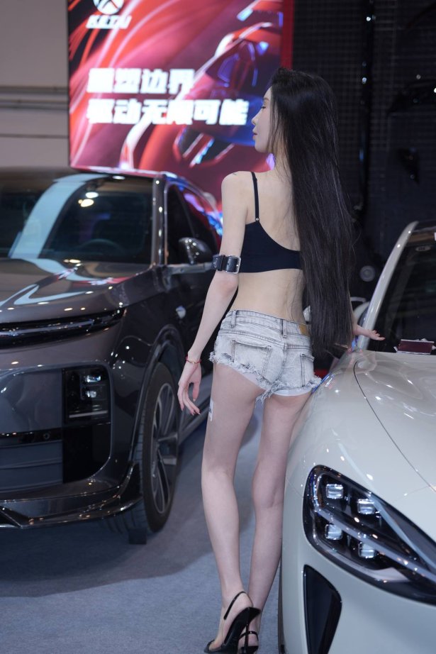 精选街拍作品 NO.5833 完美身材[124P/188MB]