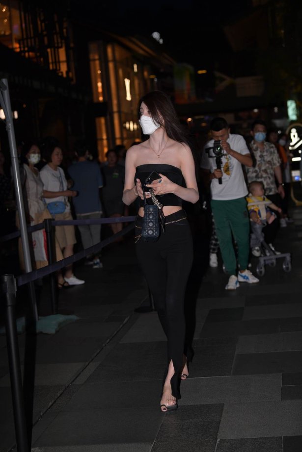 精选街拍作品 NO.5891 修身黑色系[59P/117MB]