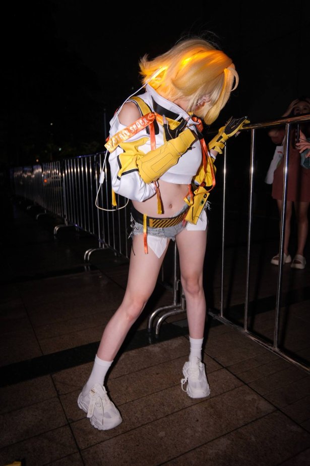 精选街拍作品 NO.5857 牛仔短裤cos小妹[203P/540MB]