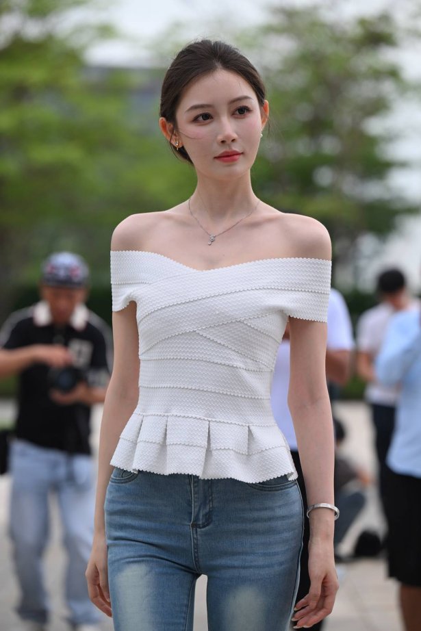 精选街拍作品 NO.5855 一字肩牛仔裤[149P/419MB]