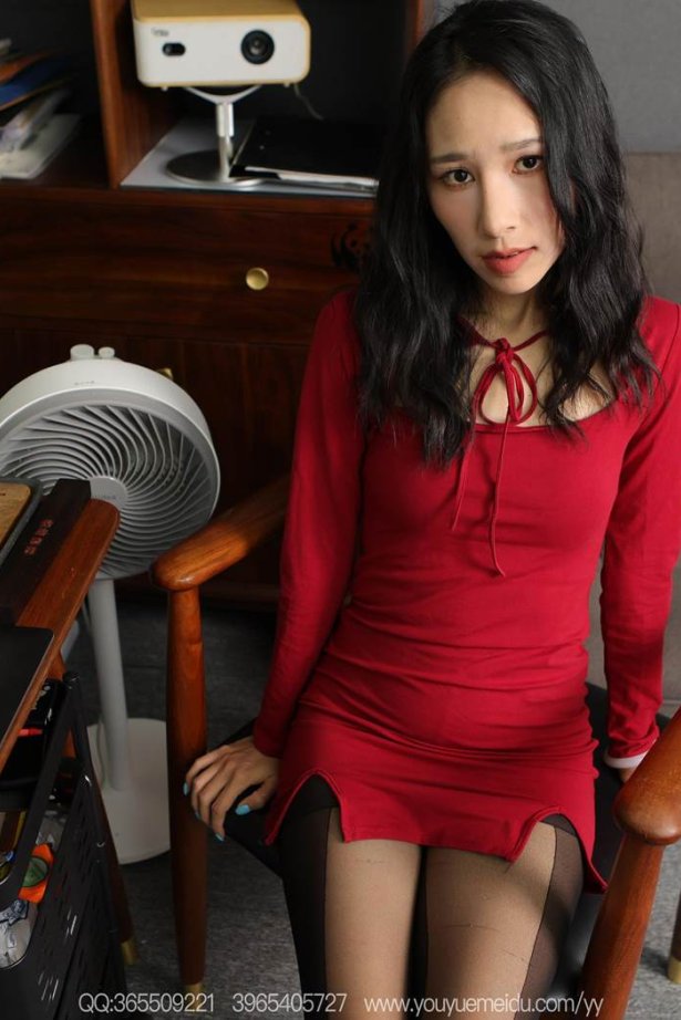 [IESS异思趣向] 2025.07.18 丝享家2109：美子《西瓜袜子》[89P/91MB]