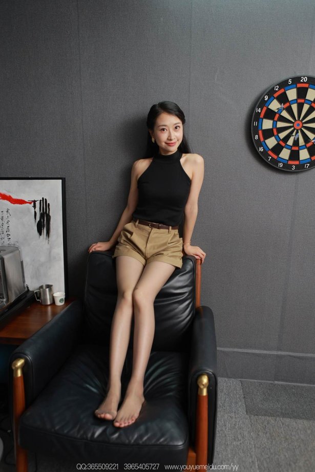 [IESS异思趣向] 2025.07.21 丝享家2111：小婕《黑色凉鞋（下）》[87P/69MB]