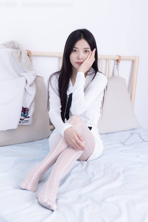 物恋传媒 NO.2431 茯苓-两双高跟鞋、两双丝[160P/1V/3.56GB]