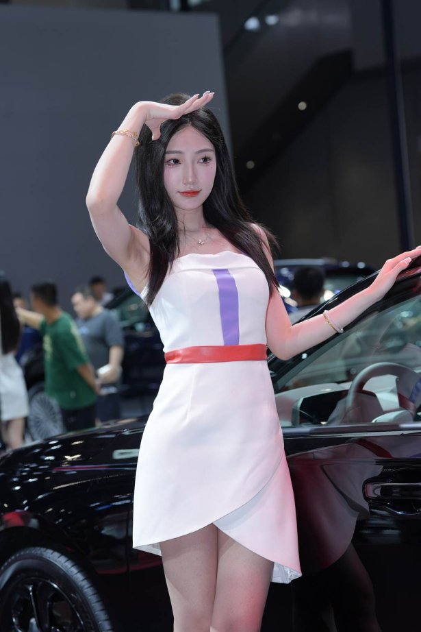 精选街拍作品 NO.6009 魅力白裙高跟[73P/79MB]