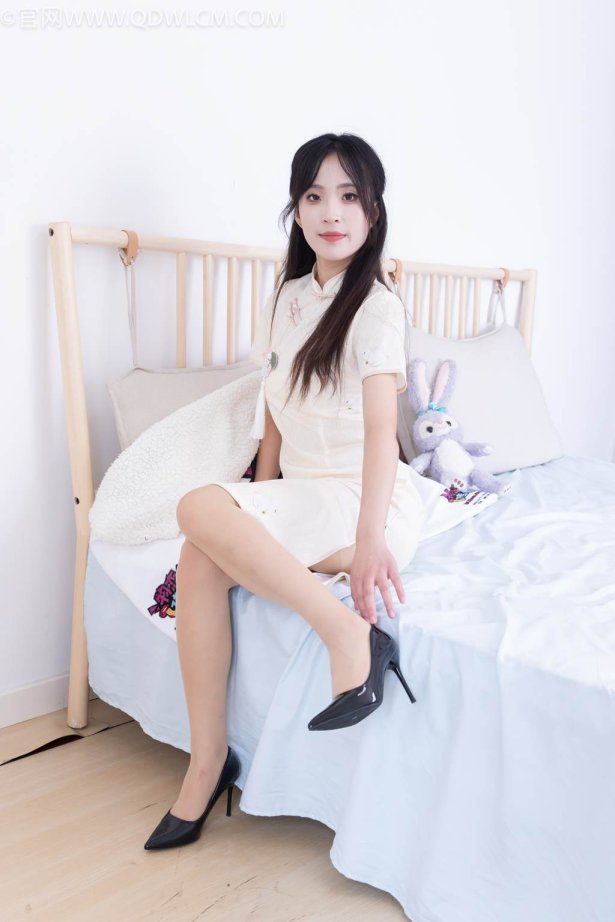 物恋传媒 NO.2448 辣辣-旗袍、高跟鞋、薄肉丝[155P/1V/3.69GB]