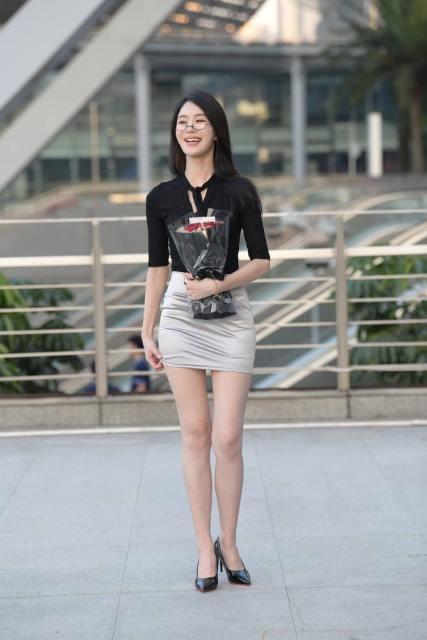 精选街拍作品 NO.5961 银色包臀短裙[157P/410MB]