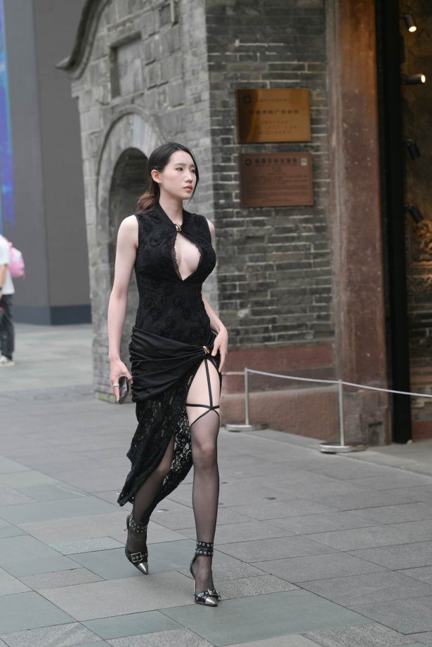 精选街拍作品 NO.6067 非同一般黑色系[45P/127MB]