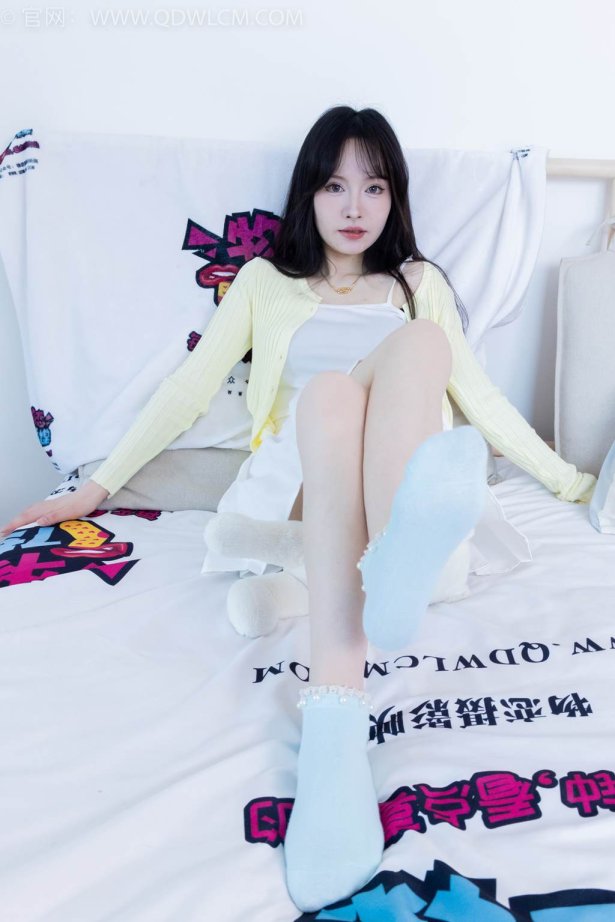 物恋传媒 NO.2457 小酒-平底鞋、浅蓝色短棉袜[158P/1V/4.39GB]