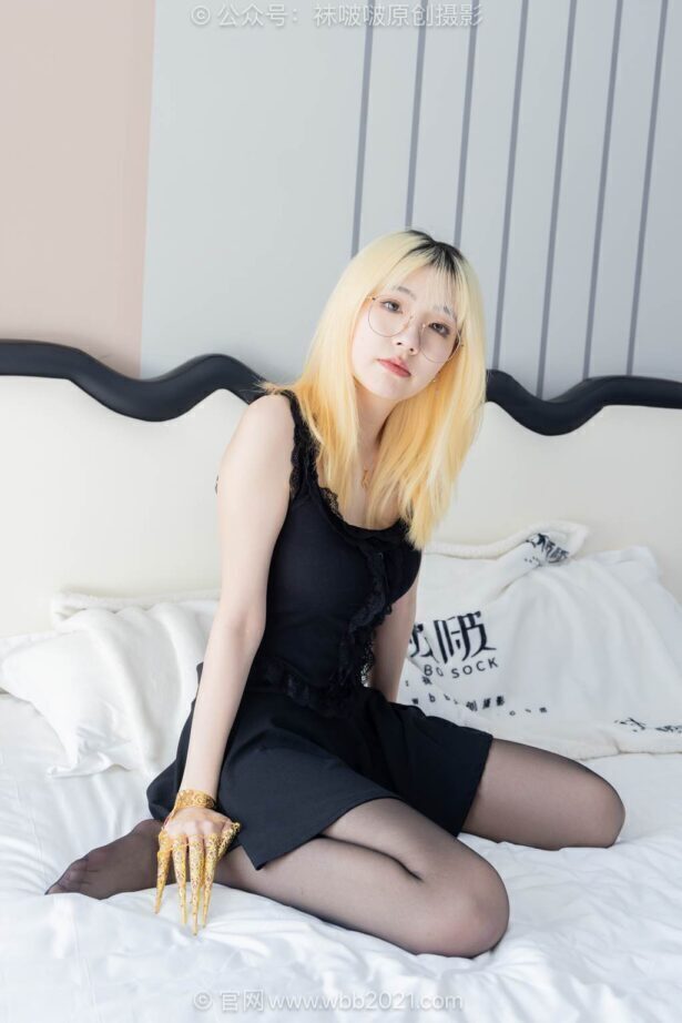 [BoBoSocks袜啵啵]NO.596 小甜豆-高跟鞋、高跟凉鞋、薄黑丝、裸足[200P/1V/8.78GB]