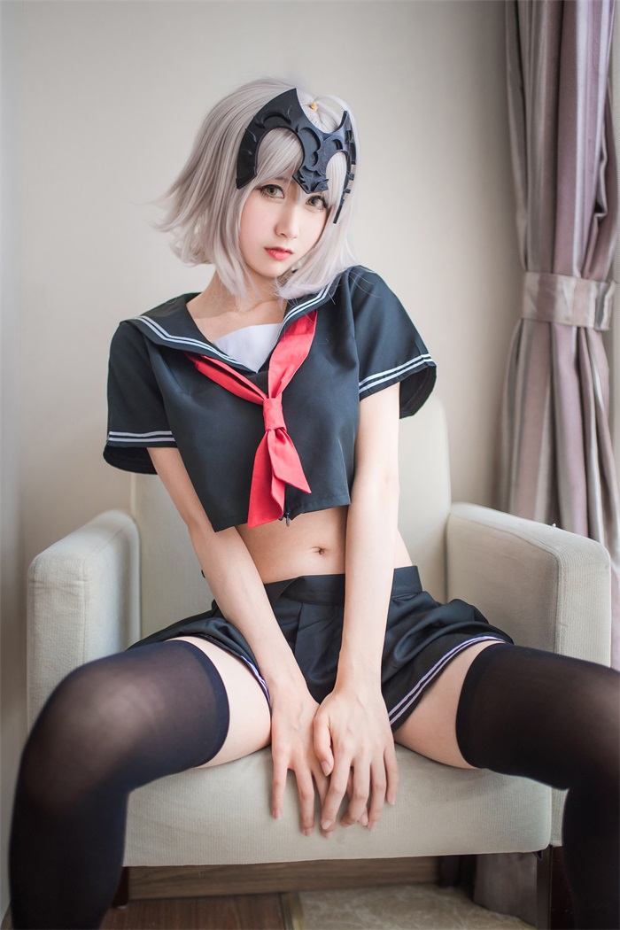 网红Coser@木绵绵OwO – 贞德（黑）[23P/53MB]