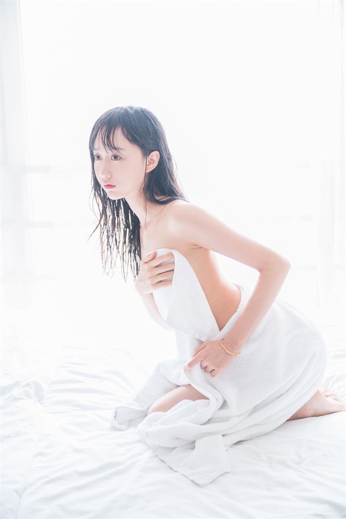 网红Coser@木绵绵OwO – 我要洗白白 [58P/114MB]